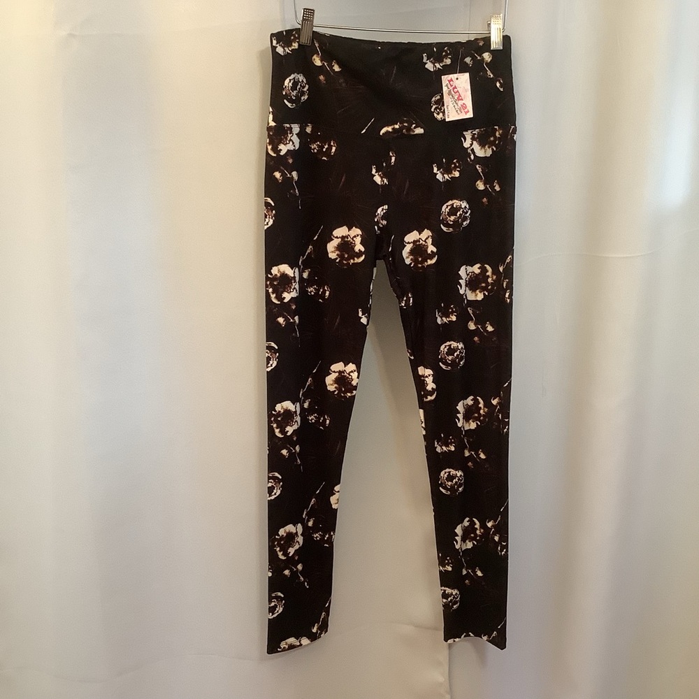 Leggings Women’s Plus Curvy Size 12-16 Yoga Crimson Floral Pattern